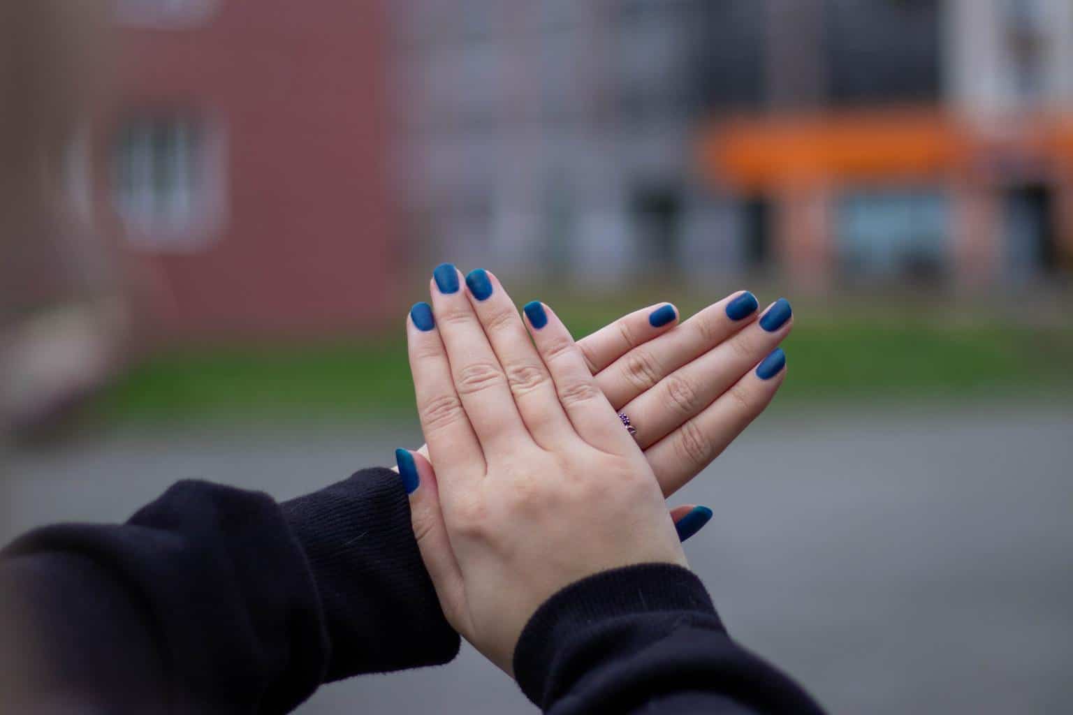 blue nails