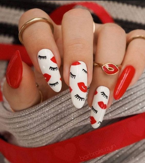 Eyelash and Lipstick Nail Set