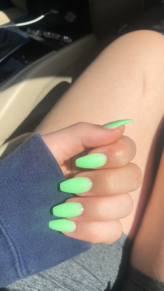 lime green acrylic nails